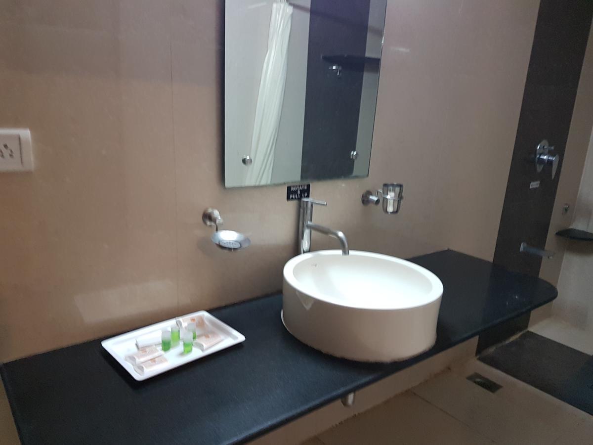 Hotel Savera Palace Mount Abu Εξωτερικό φωτογραφία