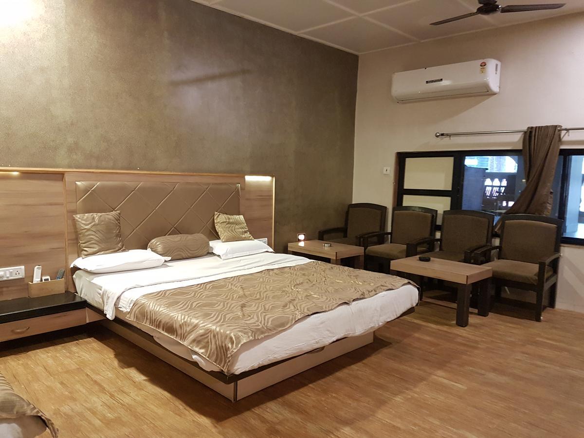 Hotel Savera Palace Mount Abu Εξωτερικό φωτογραφία