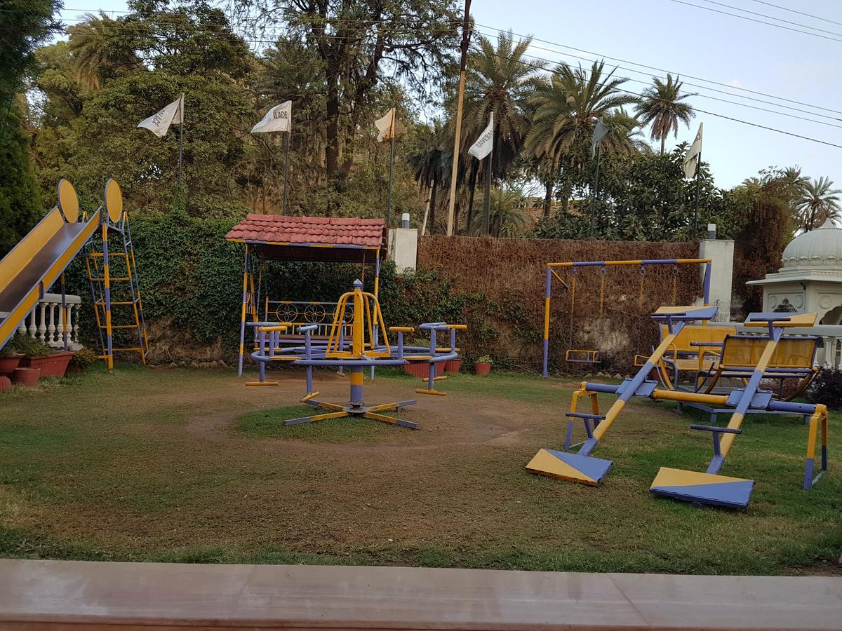 Hotel Savera Palace Mount Abu Εξωτερικό φωτογραφία