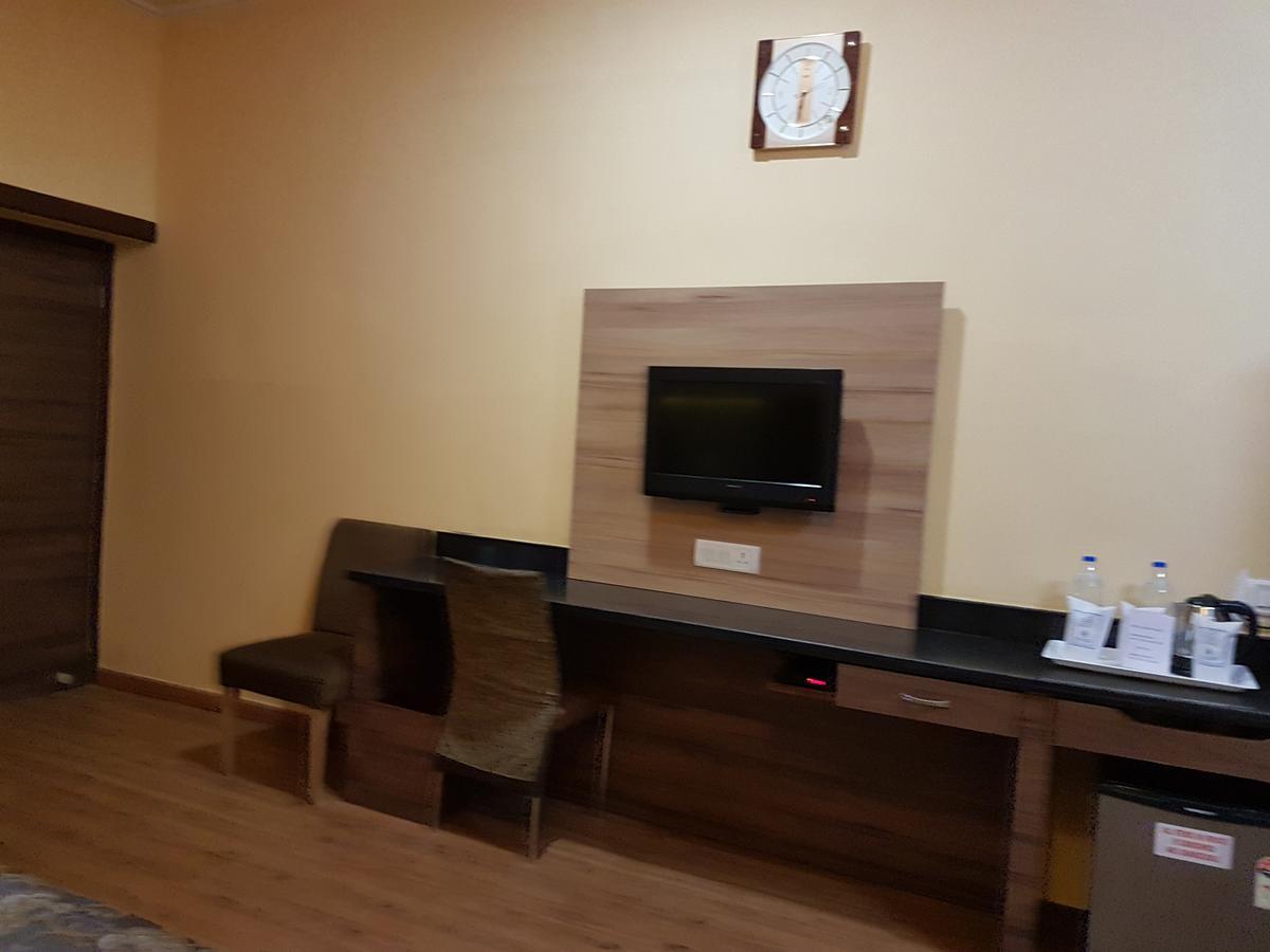 Hotel Savera Palace Mount Abu Εξωτερικό φωτογραφία