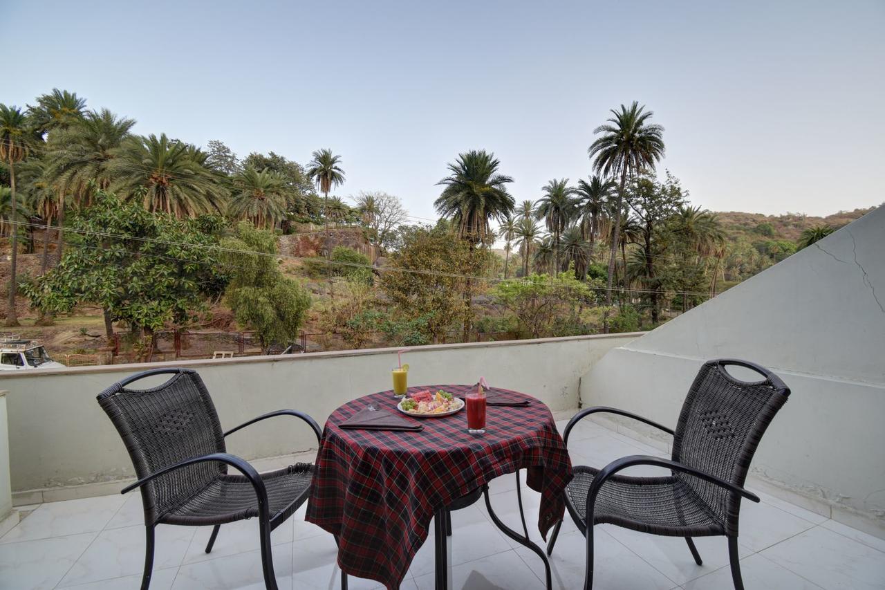 Hotel Savera Palace Mount Abu Εξωτερικό φωτογραφία